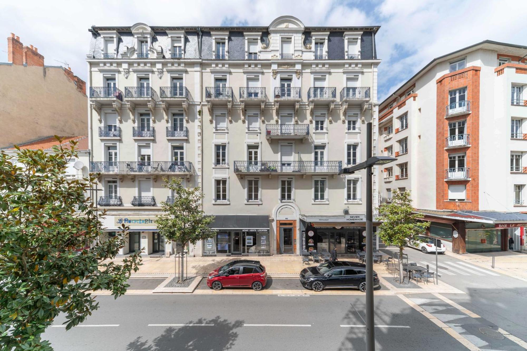 Le Lasteyras - Appartement Charmant En Centre Ville Vichy Exterior foto